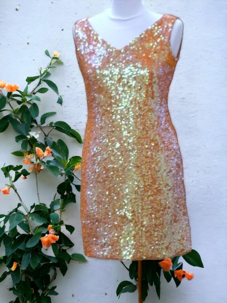 Robe à paillettes orange scintillantes